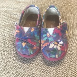 Rainbow Toddler Toms